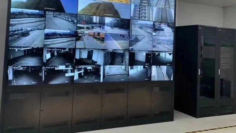 一套完善医院停车场管理系统应具备以下功能：